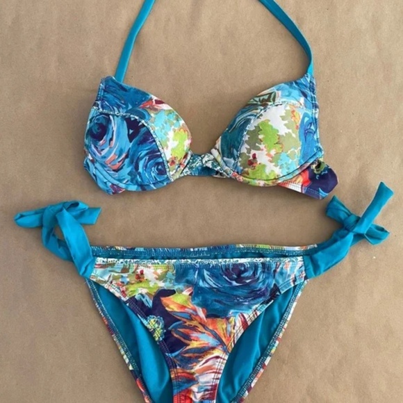 2 piece Bikini small/medium size - Picture 12 of 12
